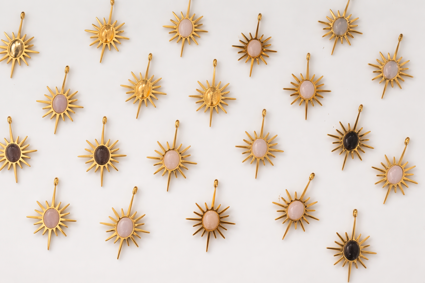 jak dobrać biżuterię do piercingu do typu urody?, biżuteria do piercingu dla kobiet, biżuteria do piercingu dla mężczyzn, złote kolczyki, srebrne kolczyki, kolczyki do piercingu