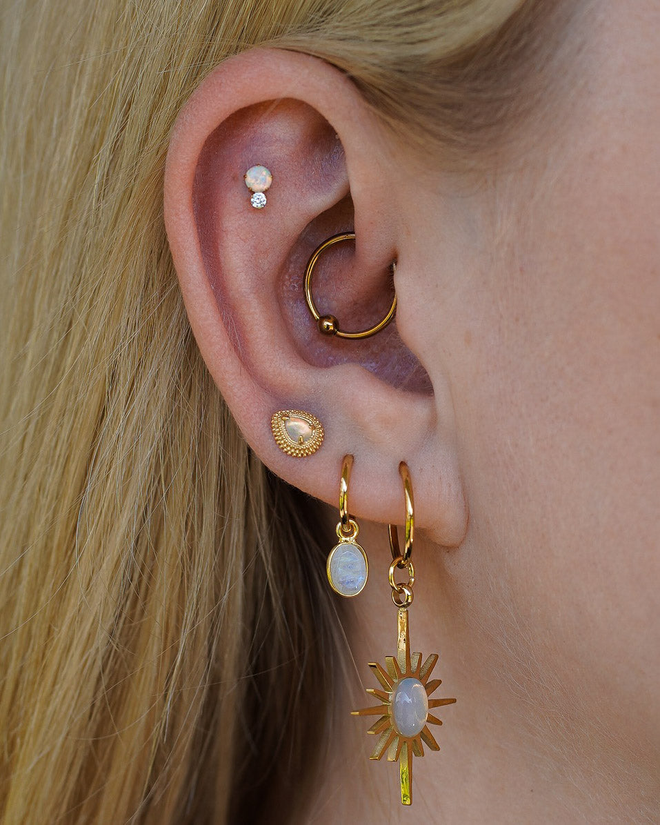 Kolczyk do ucha "Twins gold" - tytanowy labret z opalem i cyrkonią