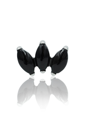 Kolczyk do ucha "3 stone black" - tytanowy labret w kształcie potrójnej łezki z czarnym onyksem