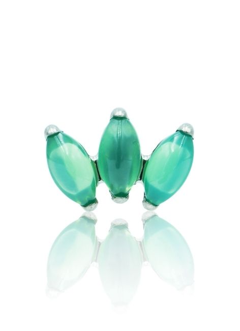 Kolczyk do ucha "3 stone green" - tytanowy labret w kształcie potrójnej łezki z zielonym onyksem