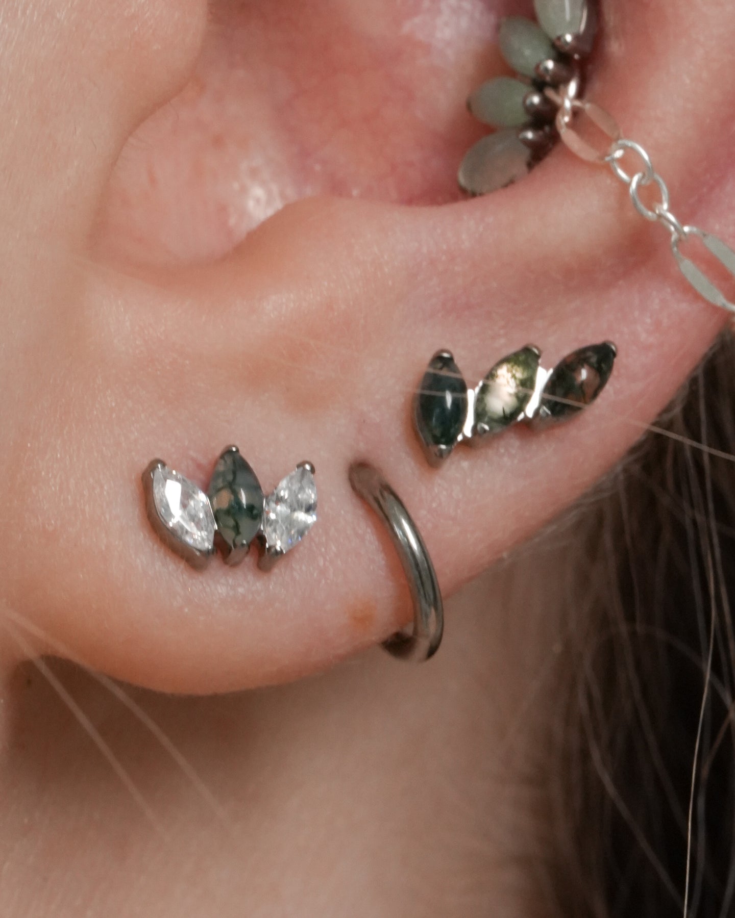 "3 stone clear black" ear stud - titanium labret with stones