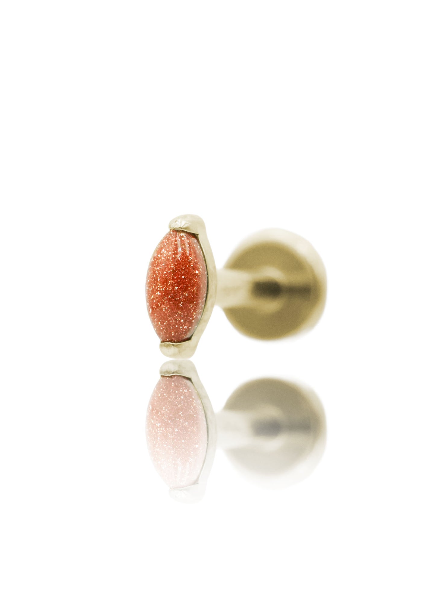 Kolczyk do ucha "1 long stone sandstone" – złoty tytanowy labret w kształcie łezki z goldstone