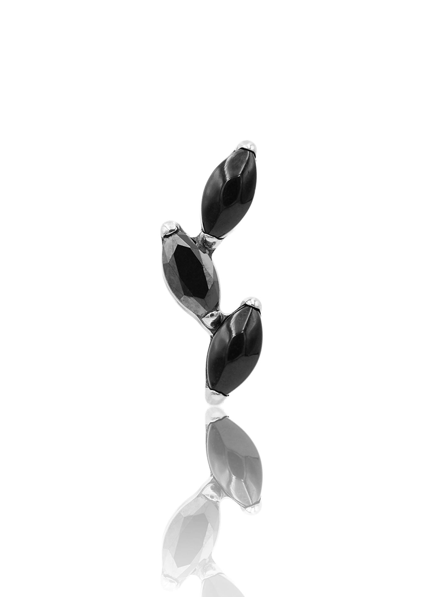 Kolczyk do ucha "3 leaf black stone" – tytanowy labret cyrkonią i czarnym onyksem