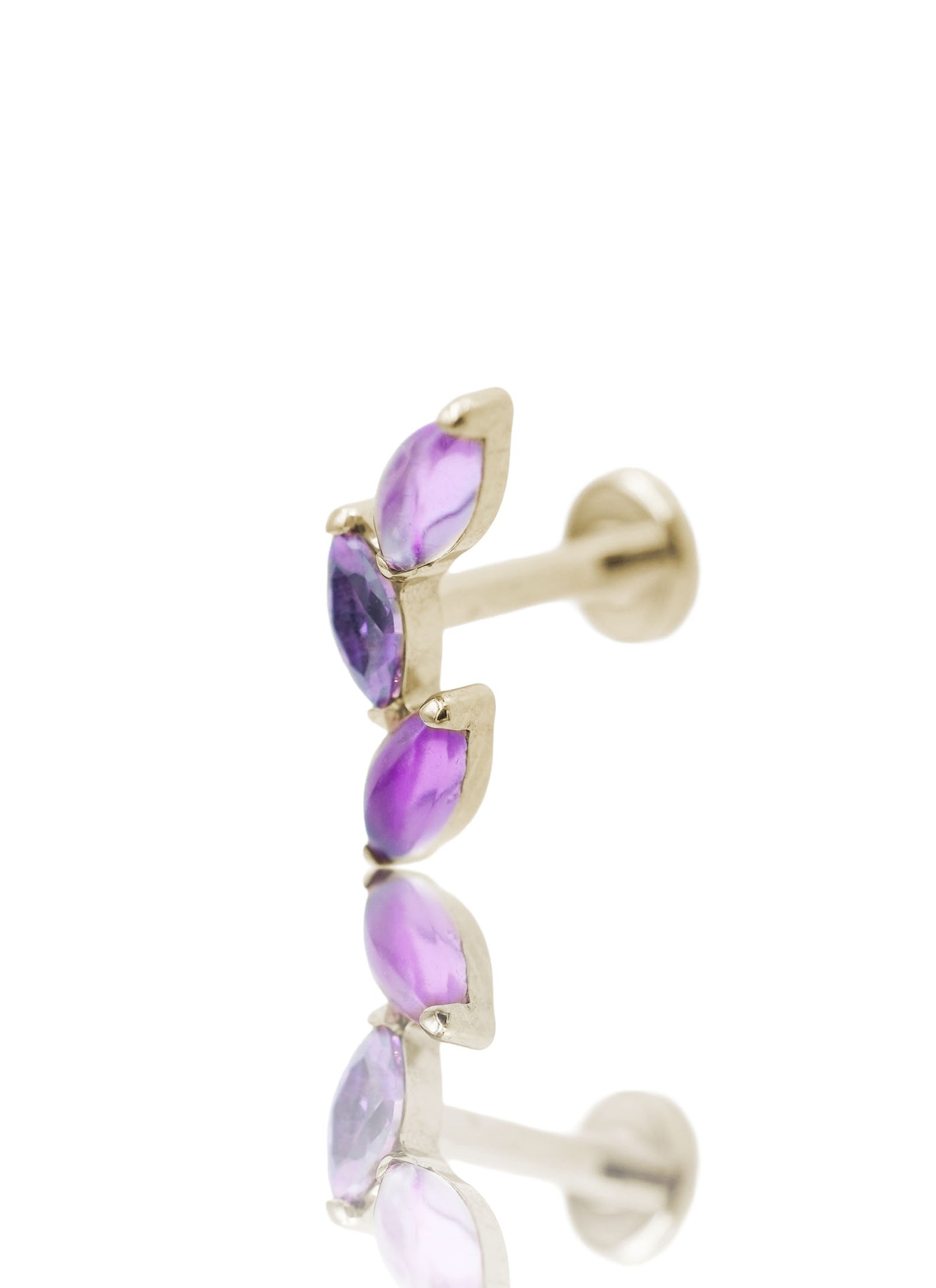 Kolczyk do ucha "3 leaf purple stone" – złoty tytanowy labret cyrkonią i ametystem
