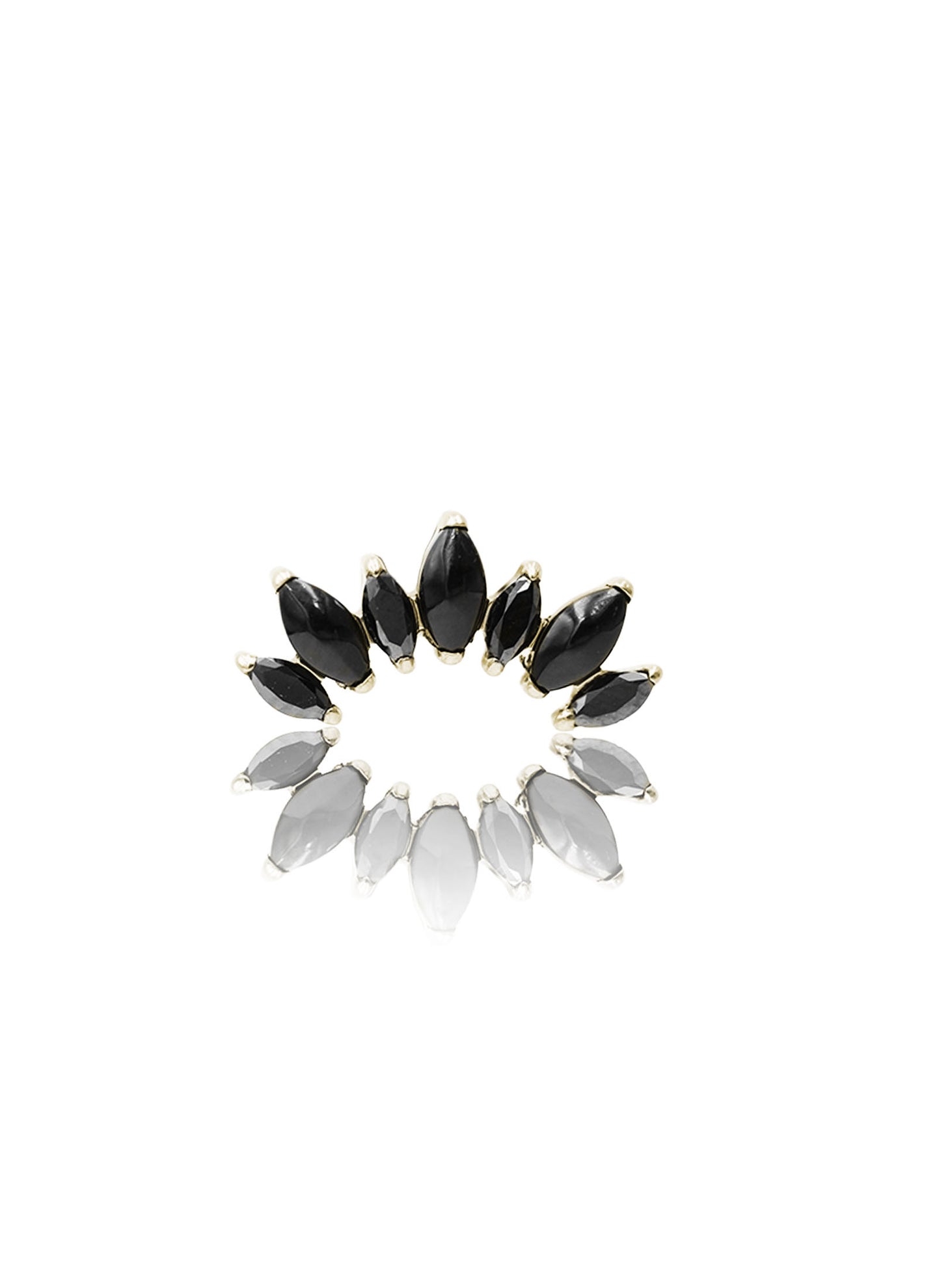 Kolczyk do ucha "Cluster black stone" - złoty tytanowy labret z cyrkoniami i czarnym onyksem