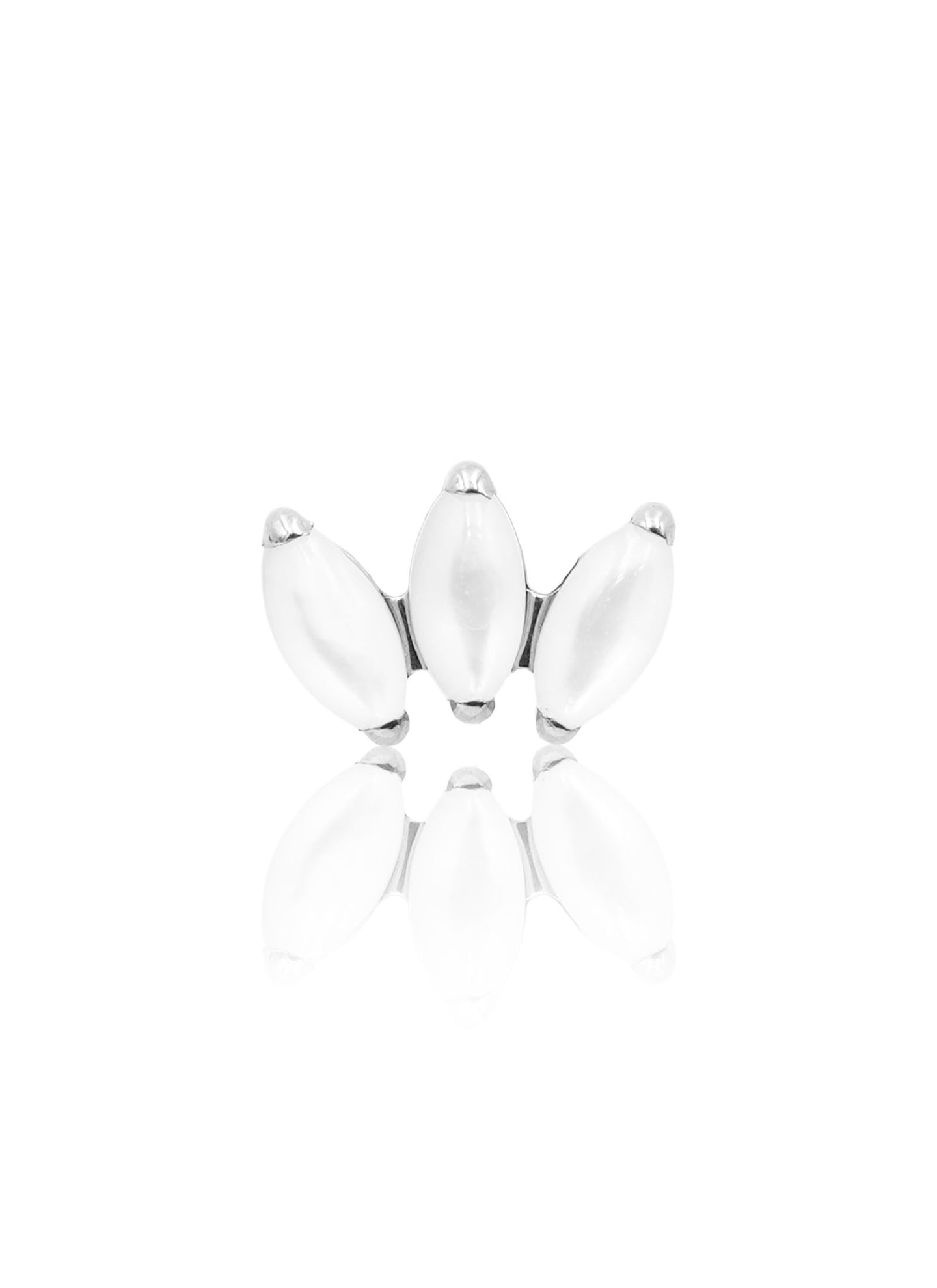 Kolczyk do ucha "straight 3 stone pearl white" – tytanowy labret z masą perłową