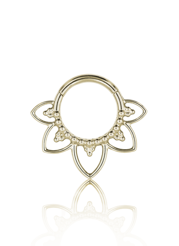 Kolczyk do ucha "Lotus" - anodyzowany tytanowy clicker