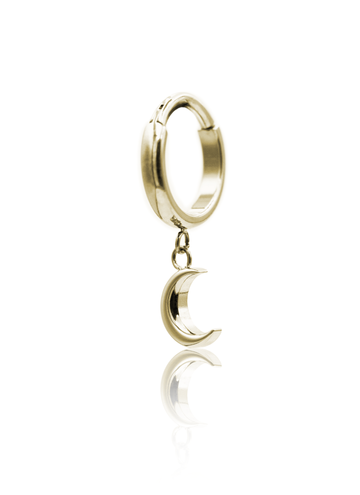 Kolczyk do ucha "Hanging moon" - anodyzowany tytanowy clicker z zawieszką księżycem