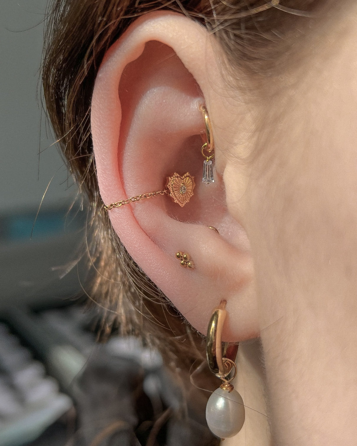 Kolczyk do ucha "4 is more" - anodyzowana tytanowa nakrętka