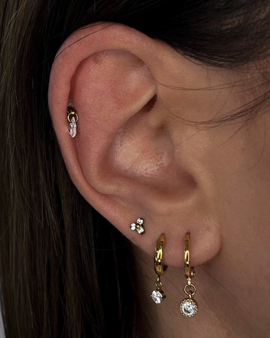 Kolczyk do ucha "Clear trio" - anodyzowany tytanowy labret z czarnymi cyrkoniami