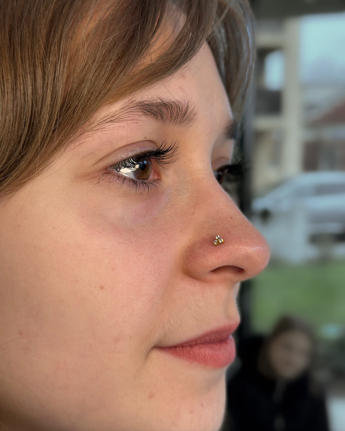 Kolczyk do ucha "Clear trio" - anodyzowany tytanowy labret z czarnymi cyrkoniami