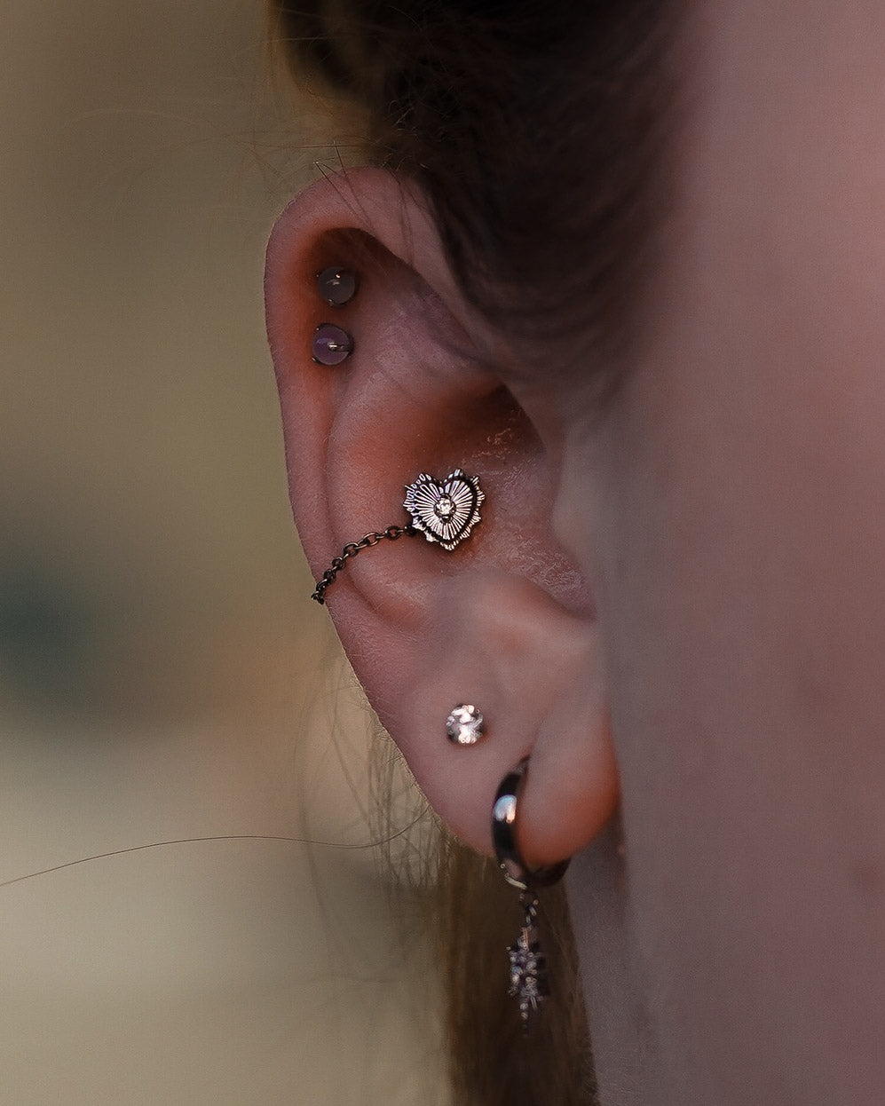 Kolczyk do ucha "Heart zirconia" - tytanowy labret z pojedynczą cyrkonią