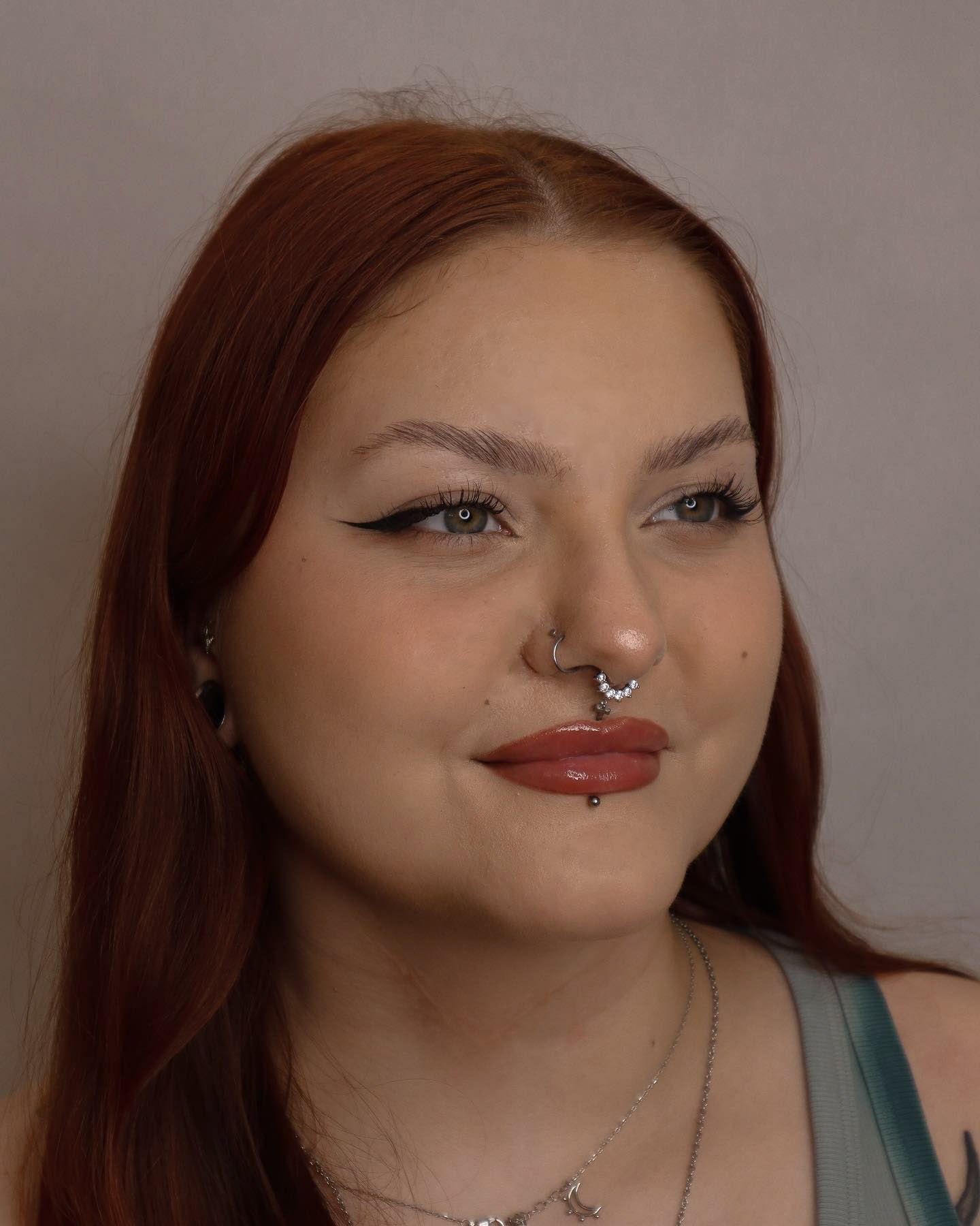 Kolczyk do ucha "Salty" - tytanowy clicker z cyrkoniami"