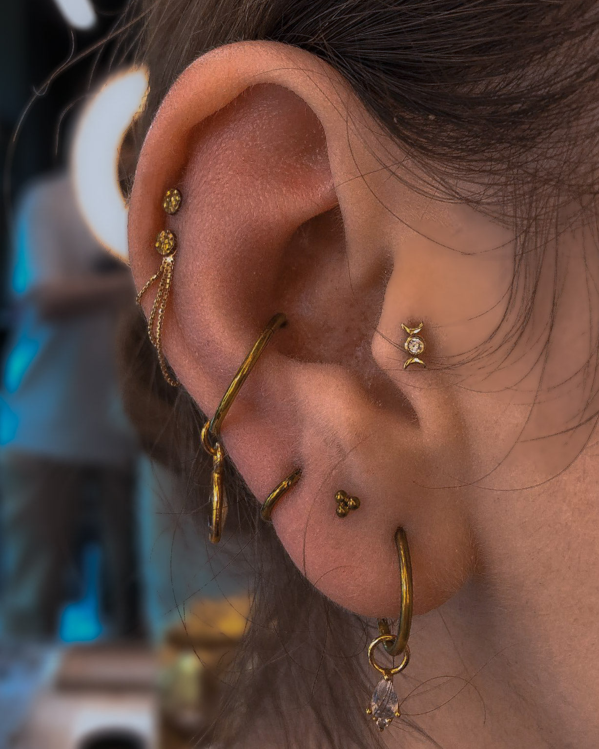 Kolczyk do ucha "Trójeczka" - anodyzowany tytanowy labret