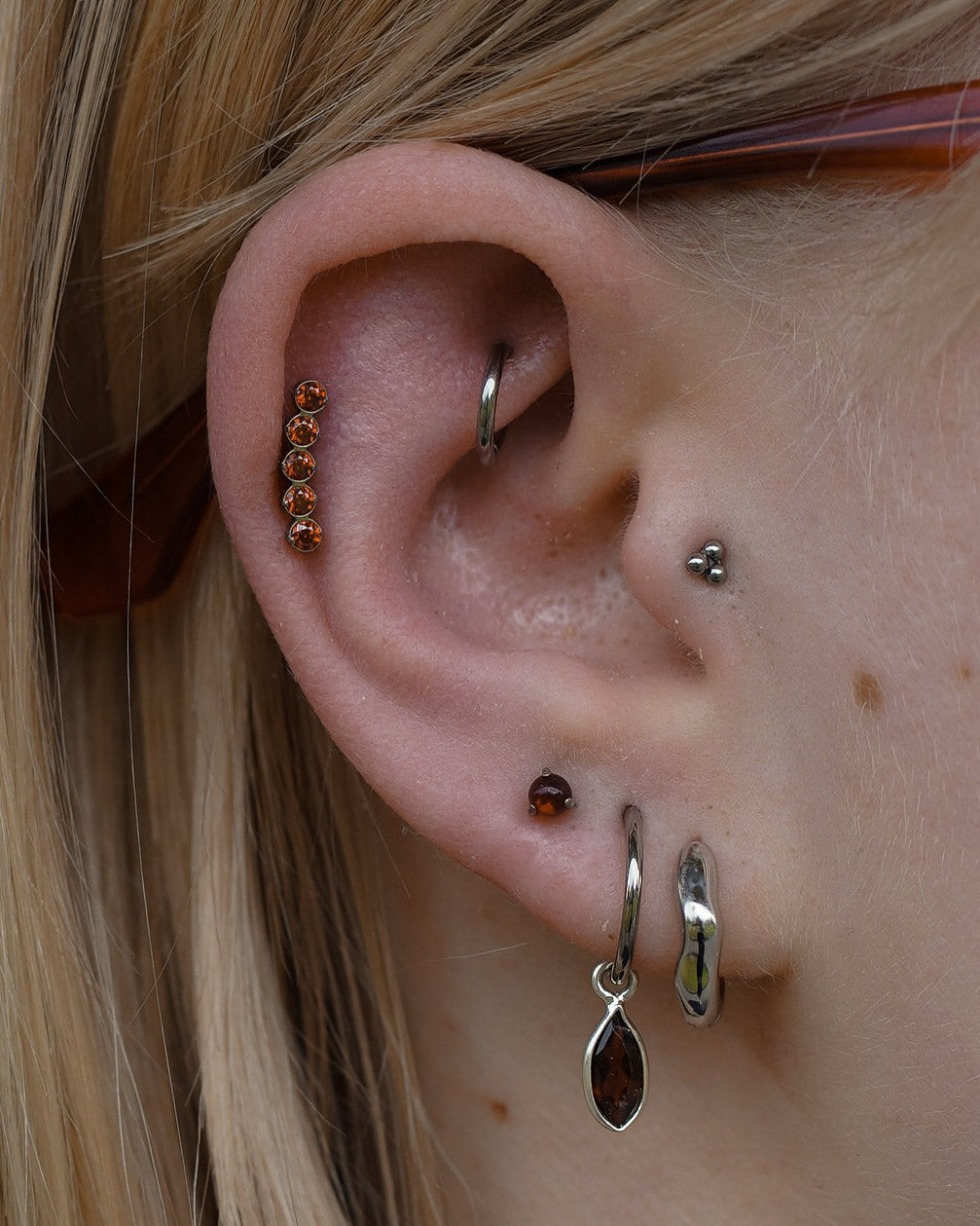 Kolczyk do ucha "Trójeczka" - tytanowy labret