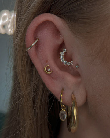 Kolczyk do ucha "Salty" - anodyzowany tytanowy clicker z cyrkoniami"