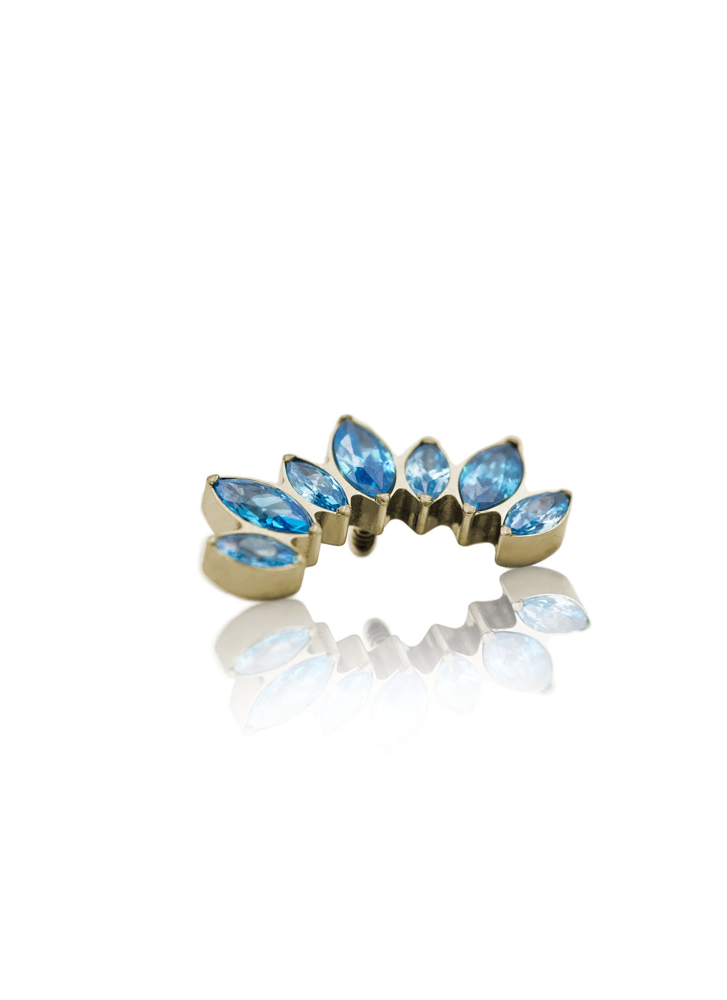Kolczyk do ucha "Cluster blue" - anodyzowany tytanowy labret z niebieskimi cyrkoniami