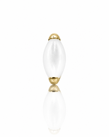 Kolczyk do ucha "1 long stone pearl white" - złoty tytanowy labret z masą perłową