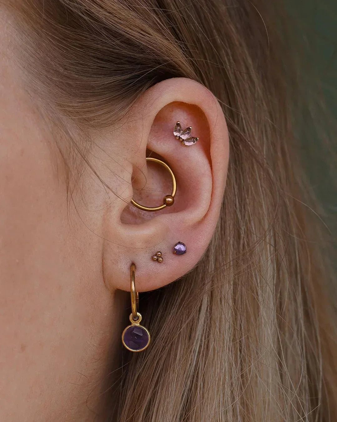 kolczyk w chrząstce ucha