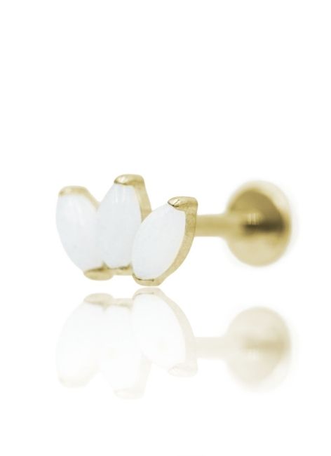 Kolczyk do ucha "3 stone white" - anodyzowany tytanowy labret w kształcie potrójnej łezki z białym jadeitem