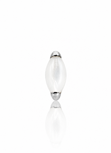 Kolczyk do ucha "1 long stone pearl white" - tytanowy labret z masą perłową