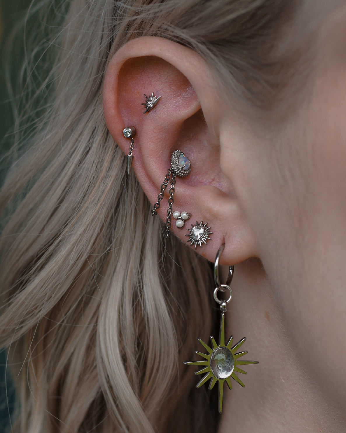 Kolczyk do ucha "Third eye opal" - tytanowy labret z opalem