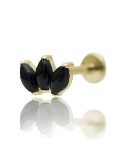 Kolczyk do ucha "3 stone black" - anodyzowany tytanowy labret w kształcie potrójnej łezki z czarnym onyksem