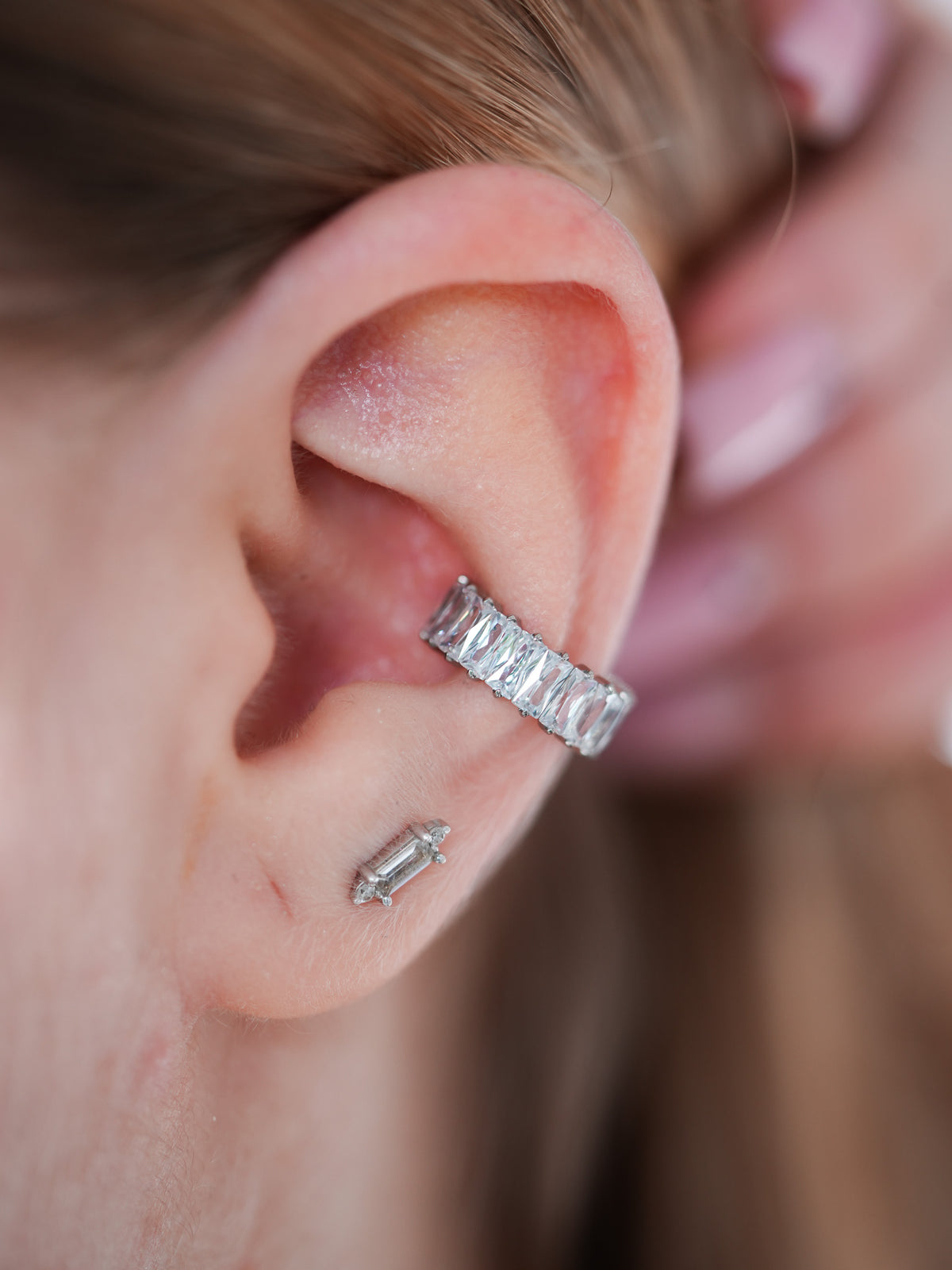 "Big zirconias" earring - titanium clicker with zirconias