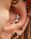 Kolczyk do ucha "Cluster pearl white stone" - złoty tytanowy labret z cyrkoniami i masą perłową