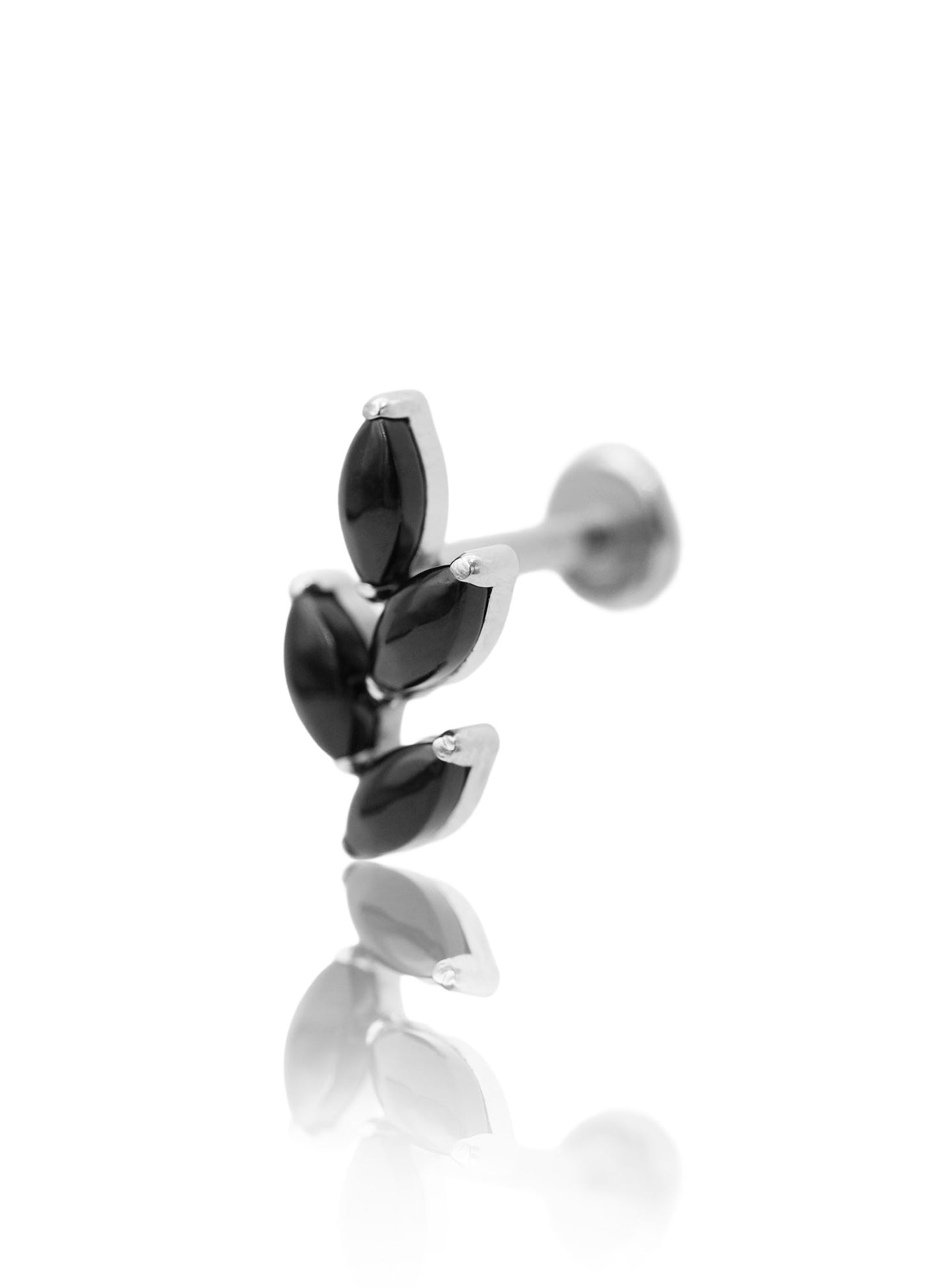 Kolczyk do ucha "4 leaf black stone" – tytanowy labret z czarnym onyksem