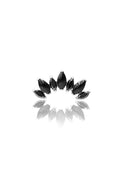 Kolczyk do ucha "Cluster black stone" - tytanowy labret z cyrkoniami i czarnym onyksem