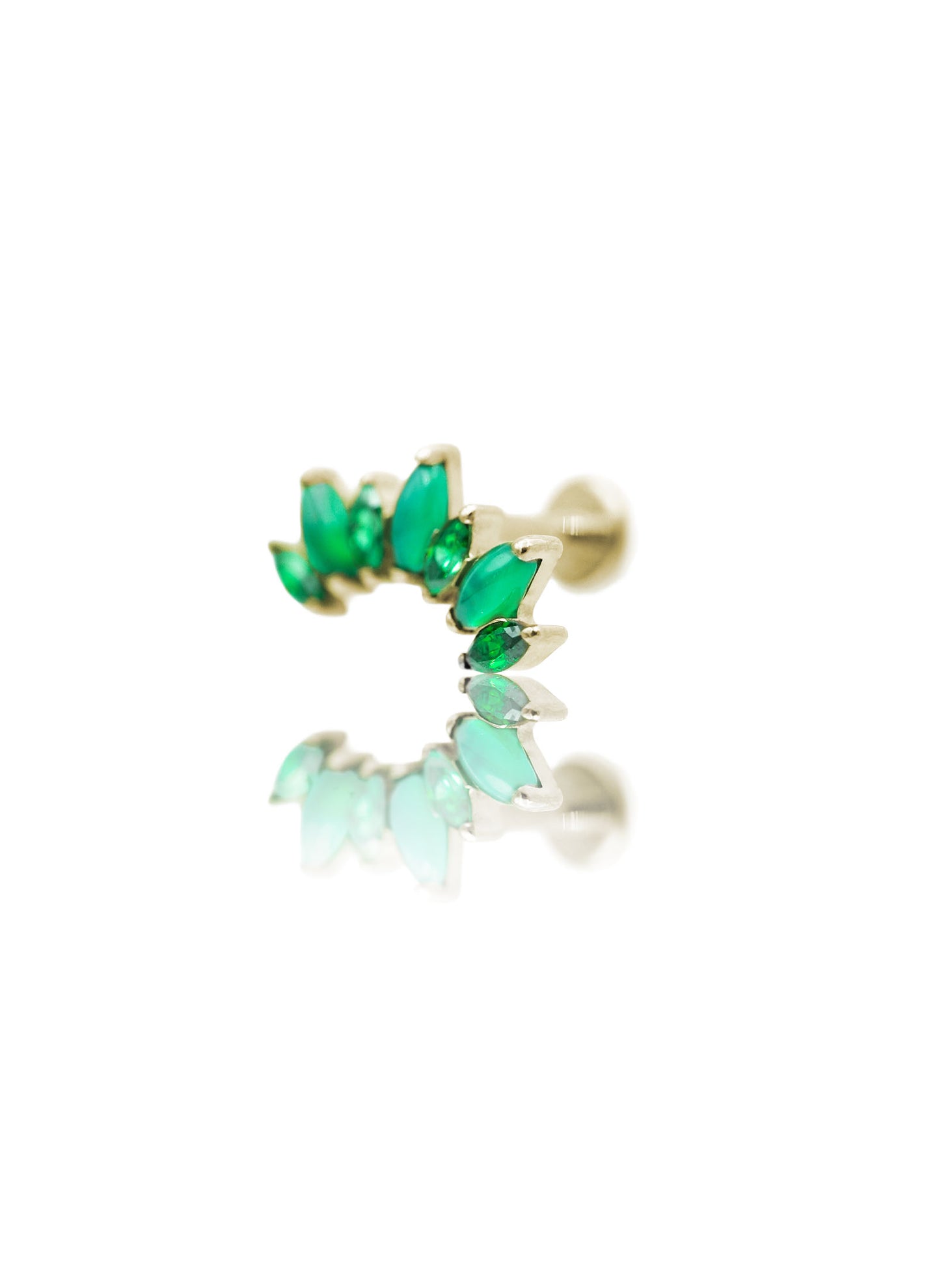 Kolczyk do ucha "Cluster sparkle green stone" - złoty tytanowy labret z cyrkoniami i zielonym onyksem