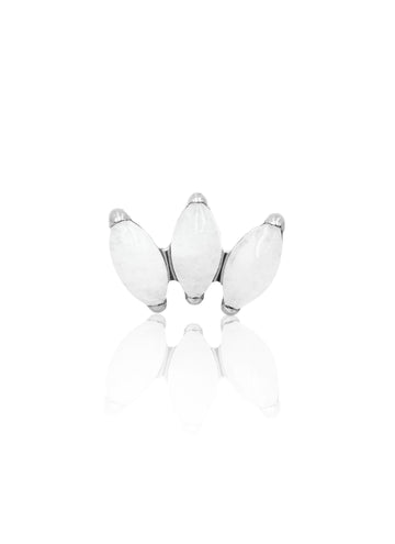 Kolczyk do ucha "straight 3 stone white" - tytanowy labret w kształcie potrójnej łezki z białym jadeitem