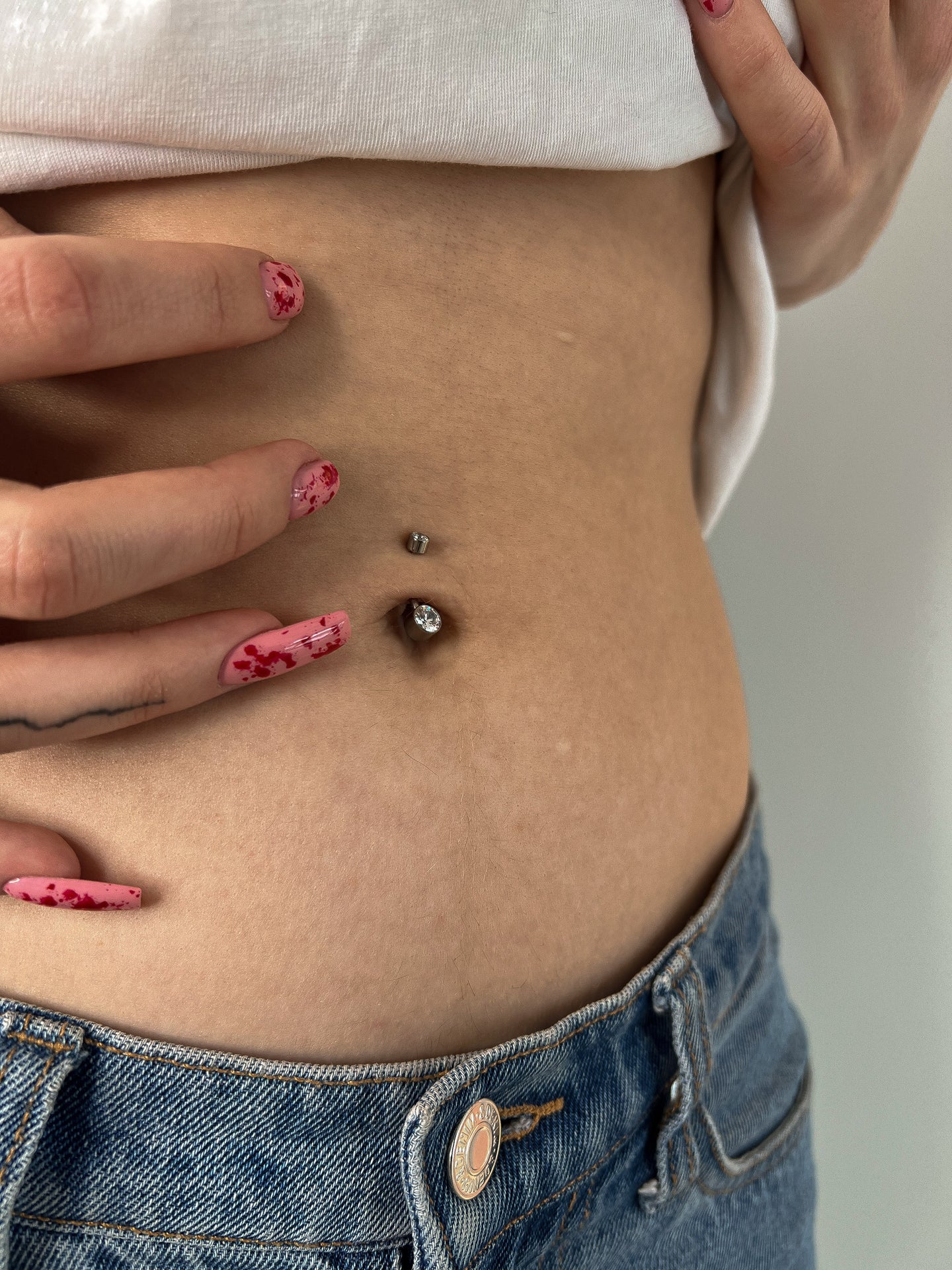 Kolczyk do pępka "Clear sky" - tytanowy kolczyk z cyrkoniami