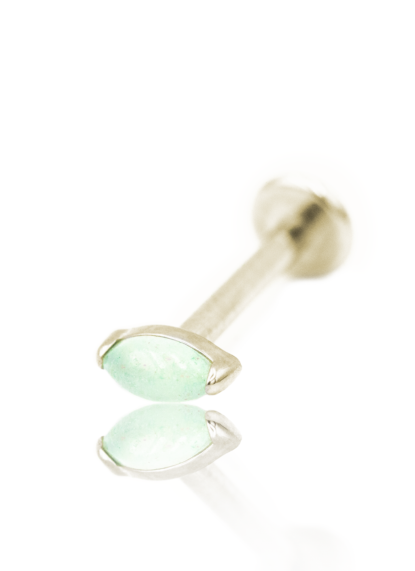 Kolczyk do ucha "1 long stone light green" - anodyzowany tytanowy labret z kamieniami