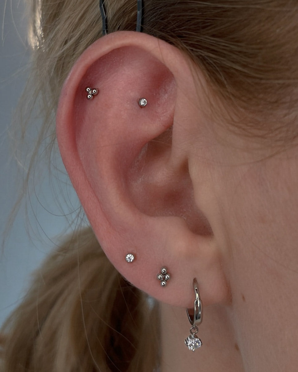 Kolczyk do ucha "4 is more" - tytanowa nakrętka