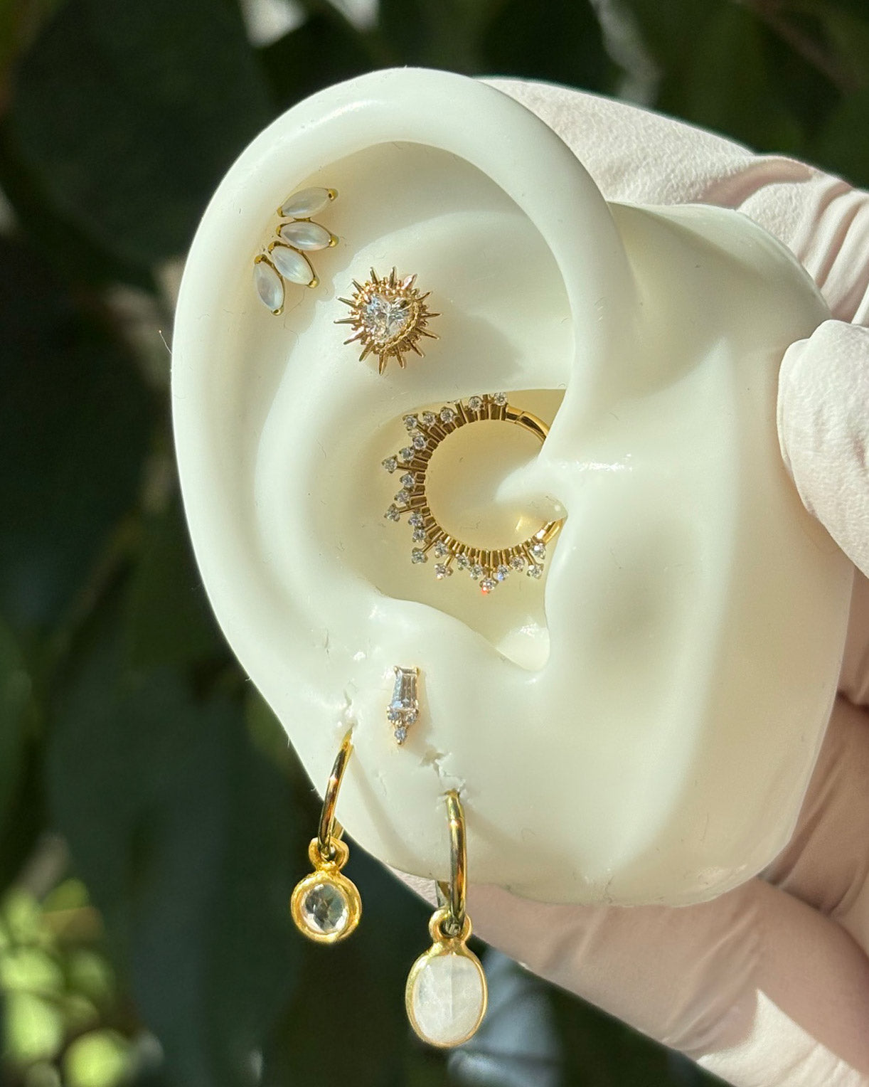 Kolczyk do ucha "Top tier" - 14K złoty clicker z cyrkoniami