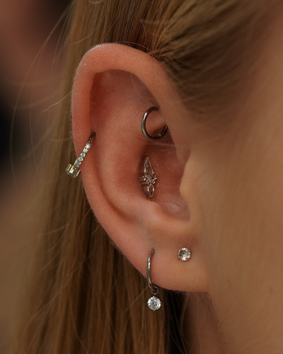 Kolczyk do ucha "Diamond crystal"- tytanowy labret z cyrkoniami