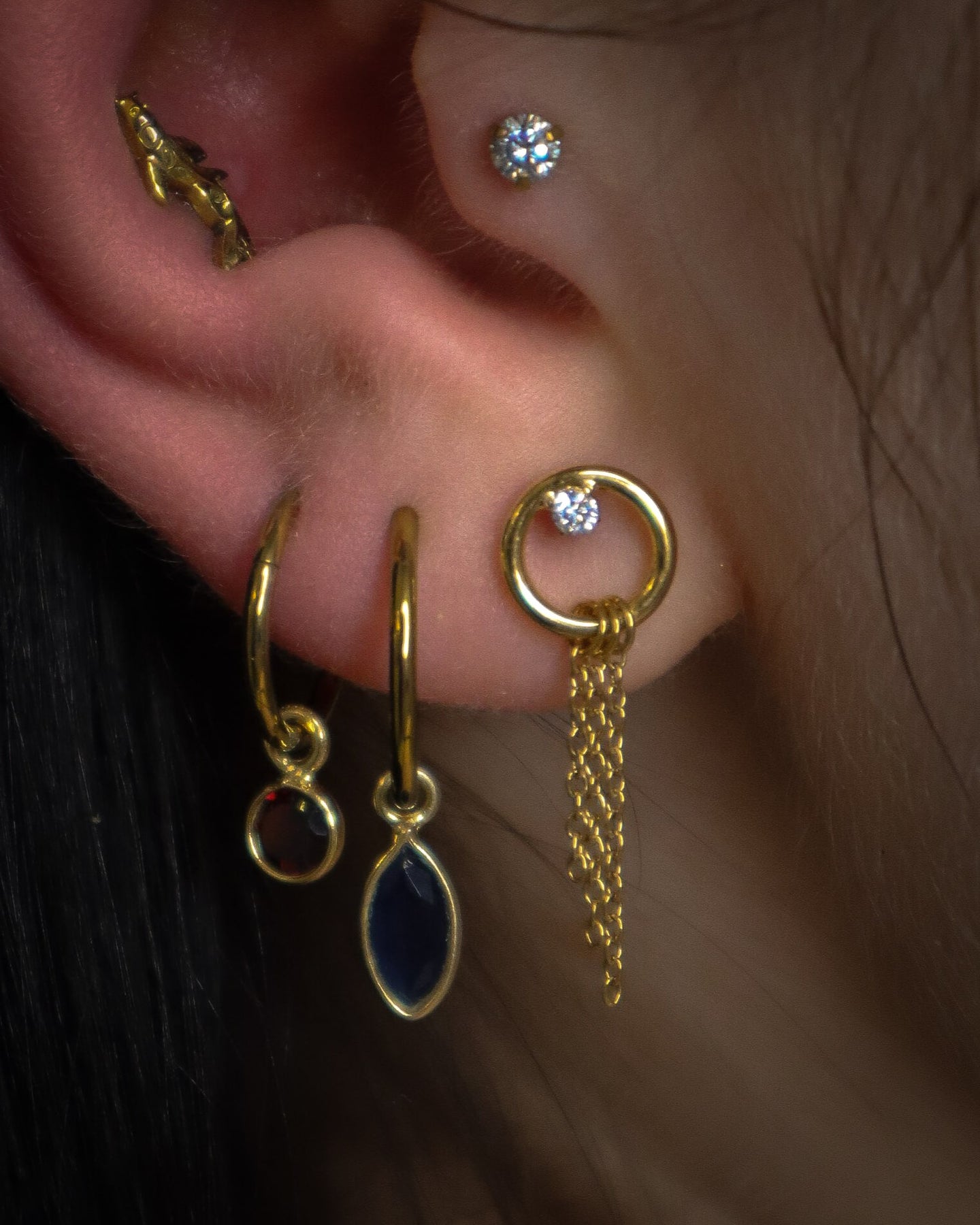 Kolczyk do ucha "Golden chain rain" - tytanowa nakrętka