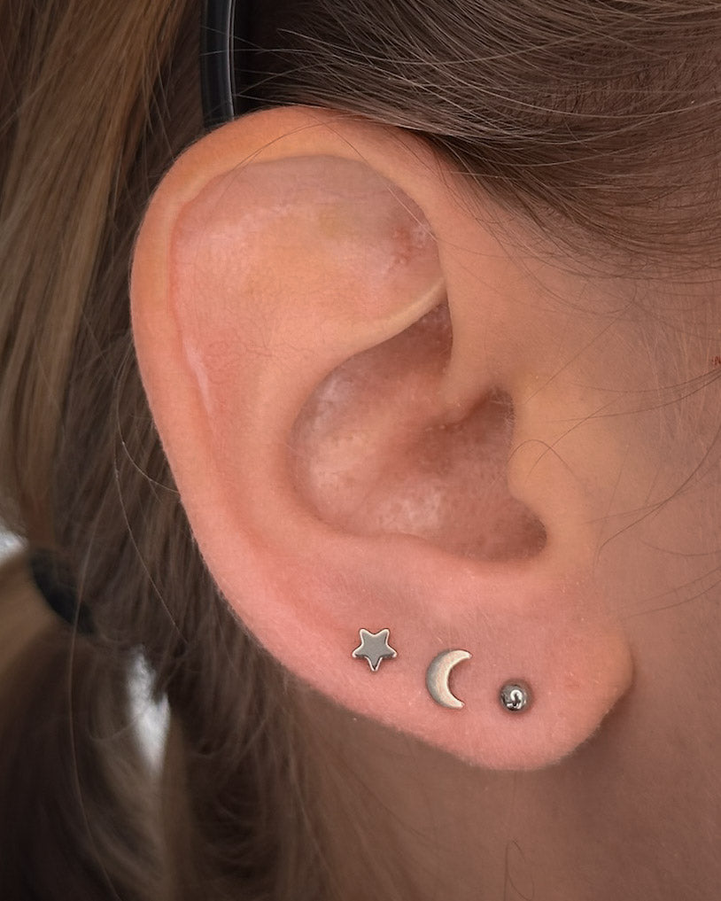 Kolczyk do ucha "Moon" - tytanowy labret księżyc