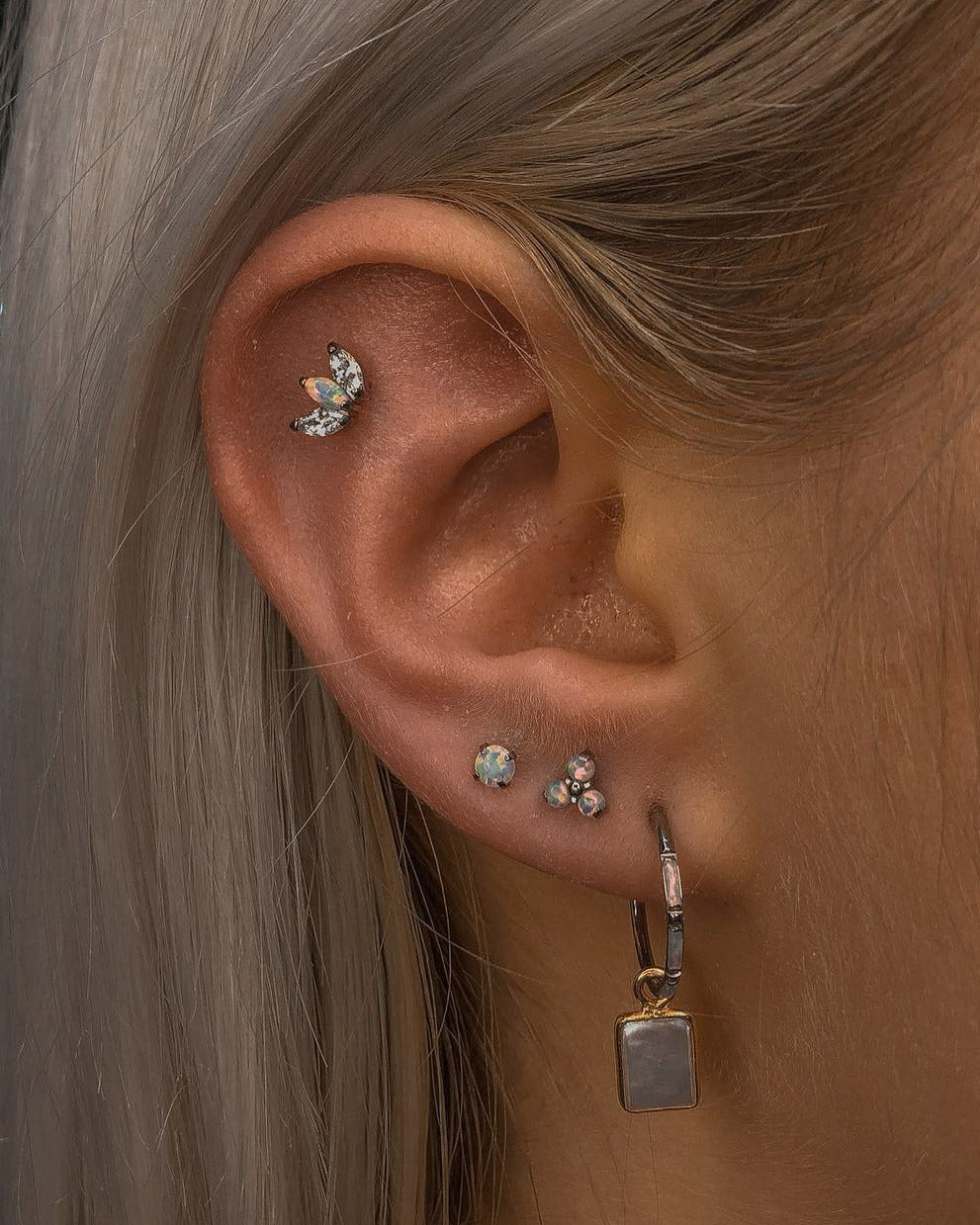 Kolczyk do ucha "One opal" - 14K złoty labret