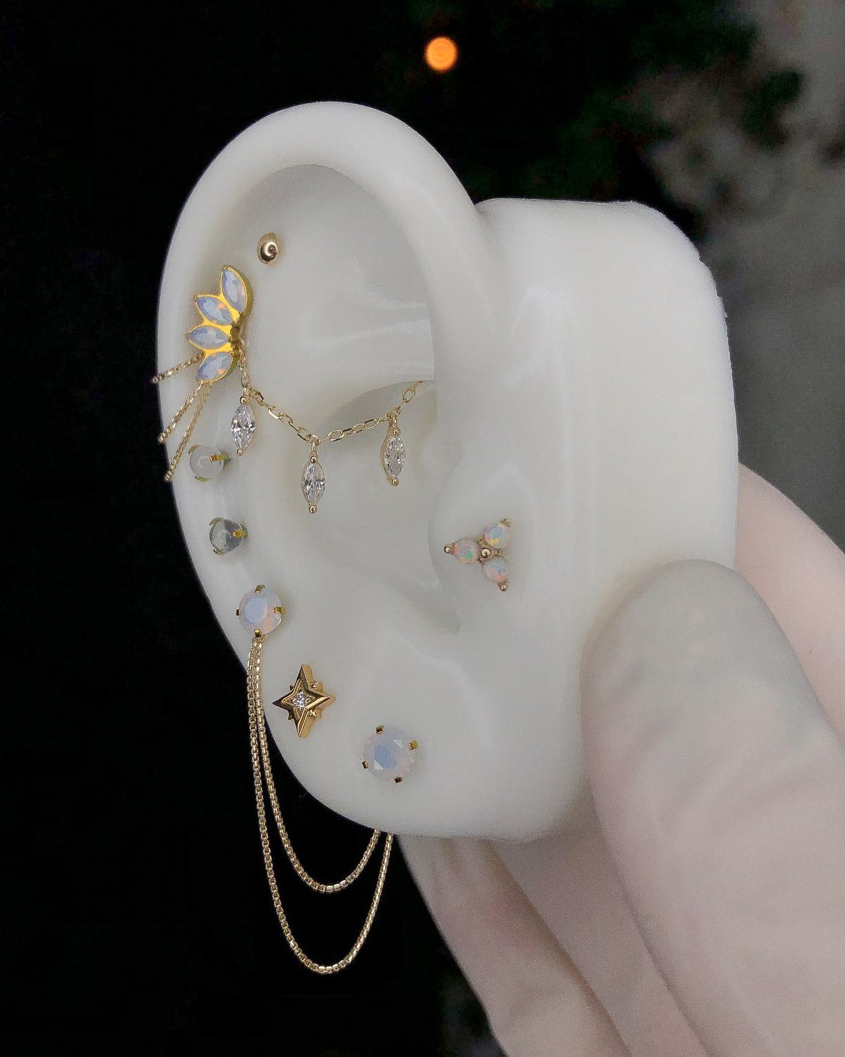 Kolczyk do ucha "Opal trio" - anodyzowany tytanowy labret z opalami