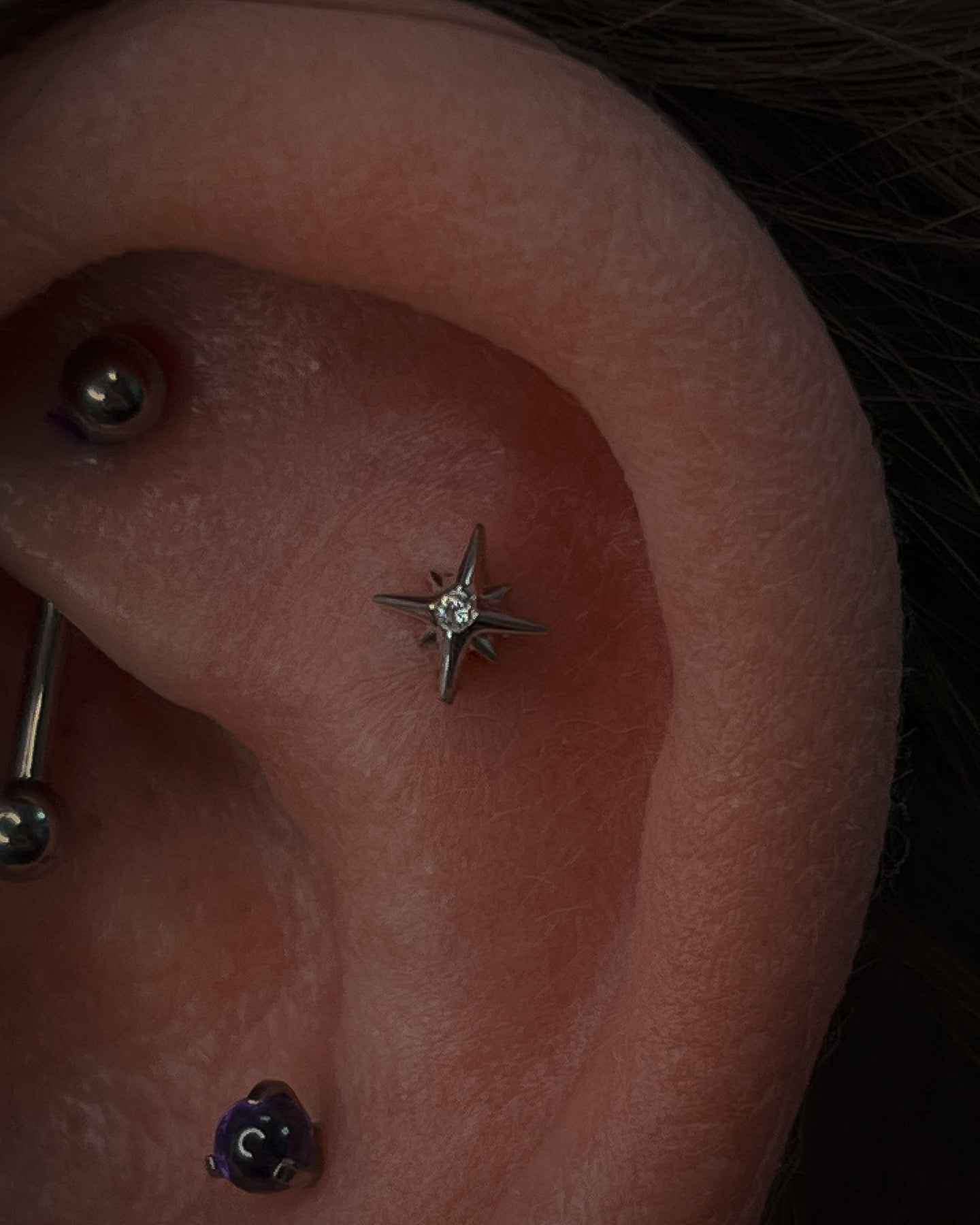 Kolczyk do ucha "Shining star" - tytanowy labret gwiazdki z cyrkonią