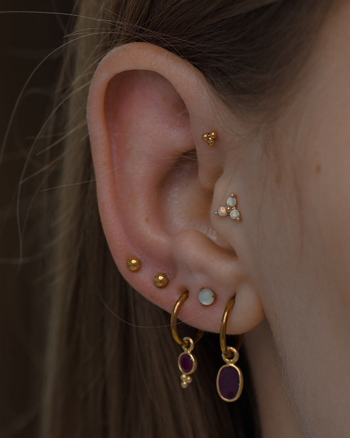 Kolczyk do ucha "Trójeczka" - anodyzowany tytanowy labret