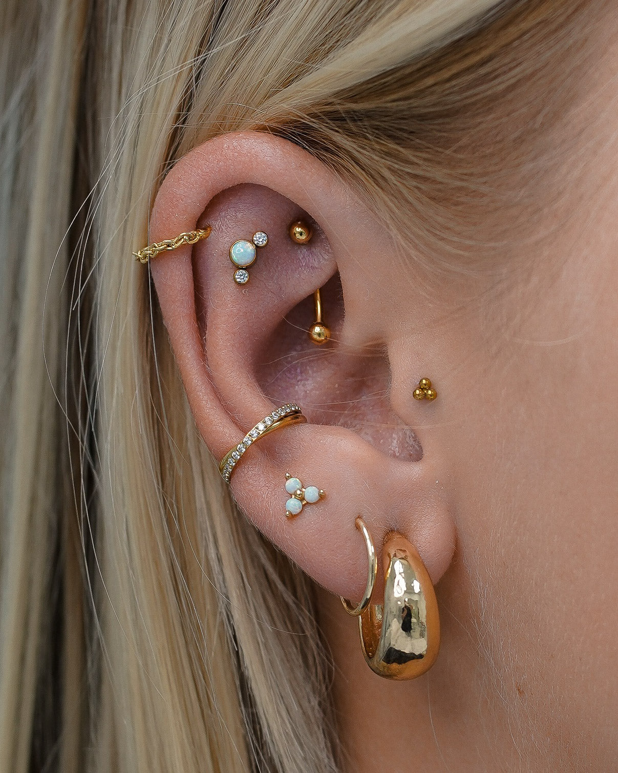 Kolczyk do ucha "Trójeczka" - anodyzowany tytanowy labret