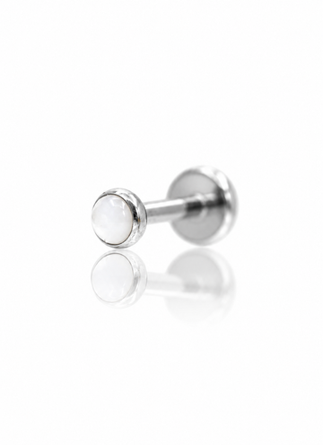 Kolczyk do ucha "1 stone pearl white" - tytanowy labret z masą perłową
