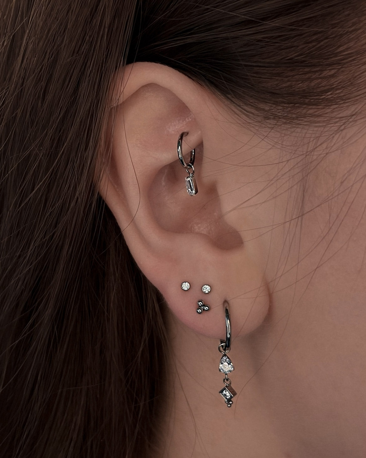 Kolczyk do ucha "Trójeczka" - tytanowy labret